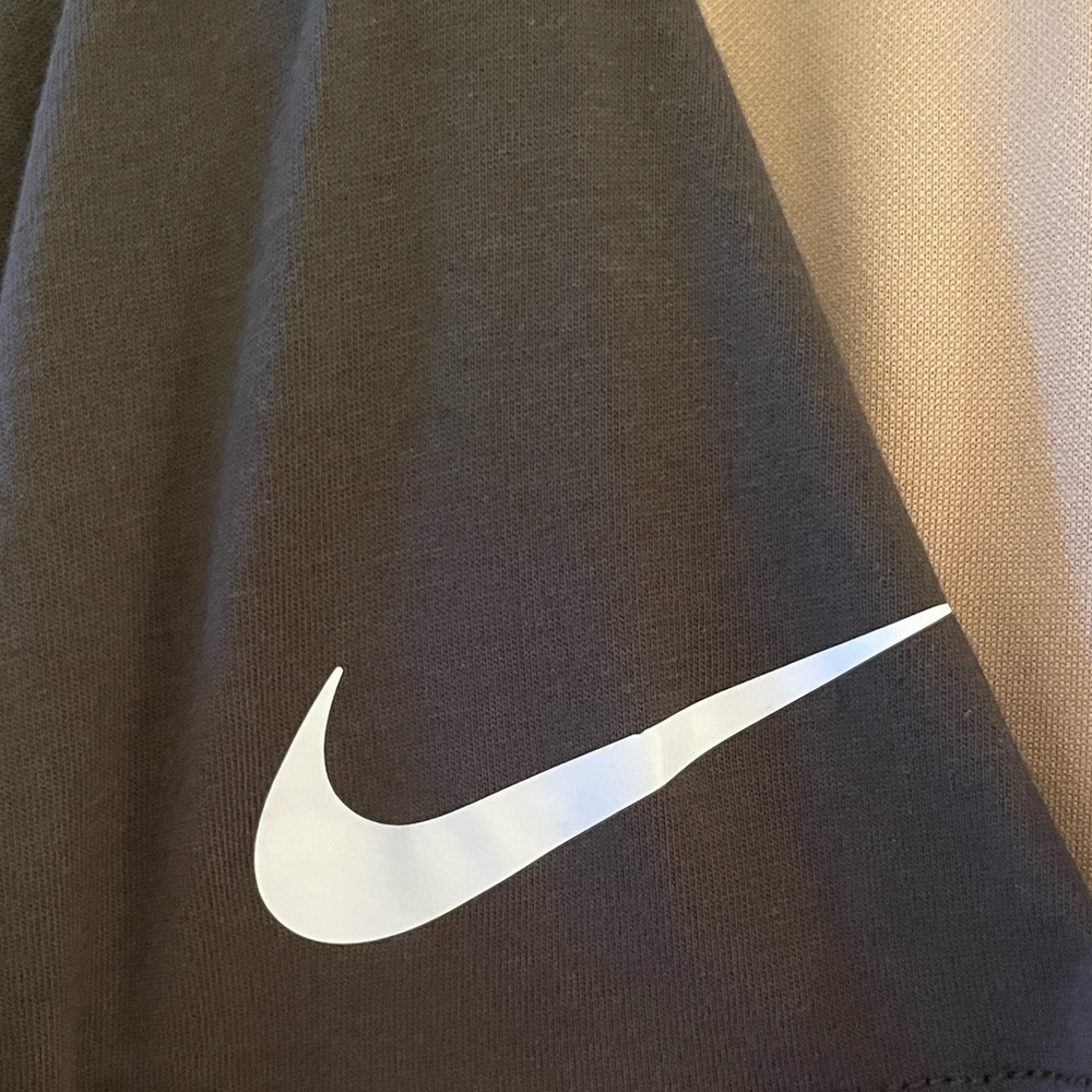 Nike Dark Green T-Shirt - Picture 3 of 5